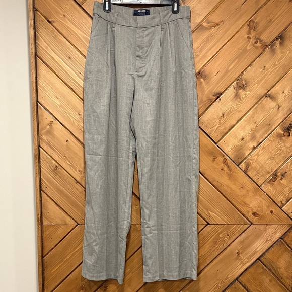 Hollister Ultra High Rise Livvy Wide Leg Grey Pinstripe Pants Large - Picture 1 of 5